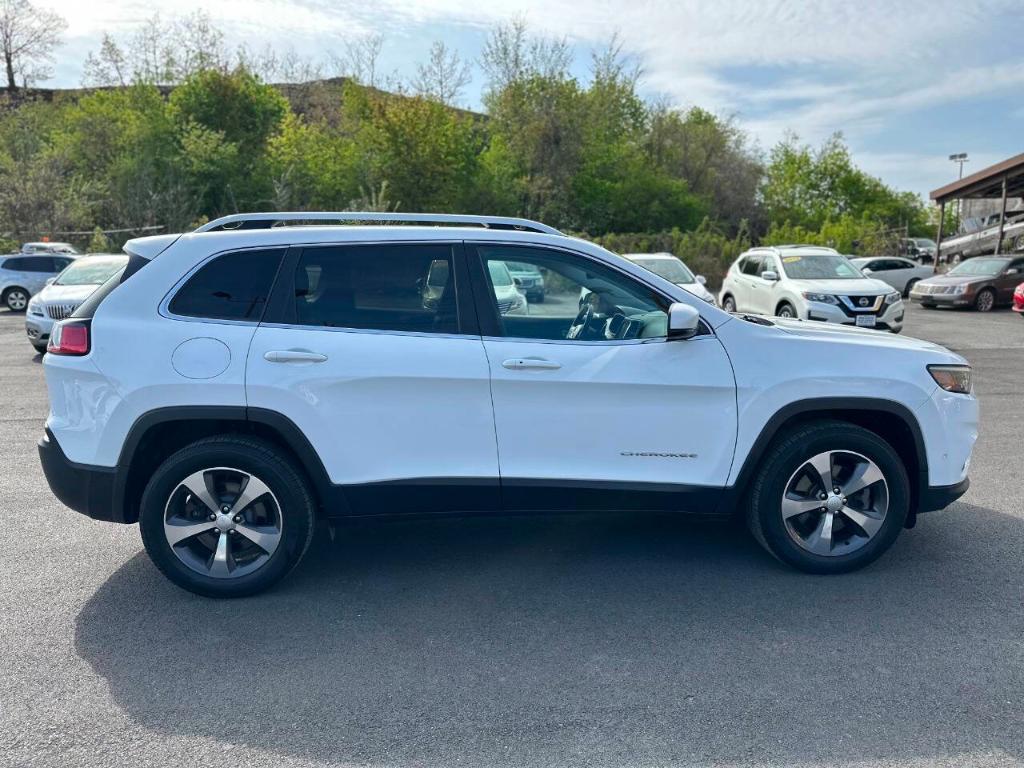 used 2019 Jeep Cherokee car, priced at $17,995