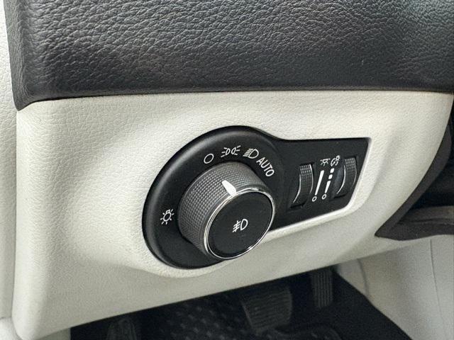 used 2019 Jeep Compass car, priced at $9,999