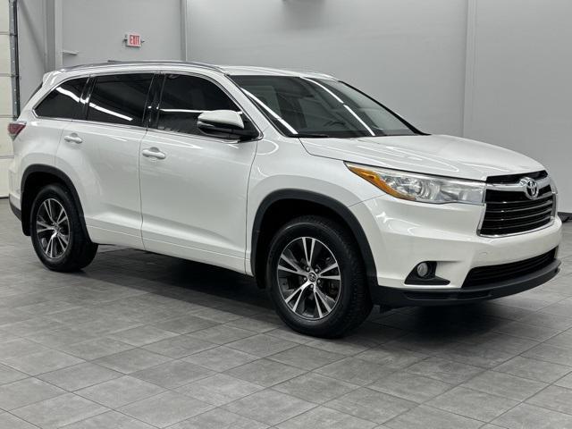 used 2016 Toyota Highlander car, priced at $16,495