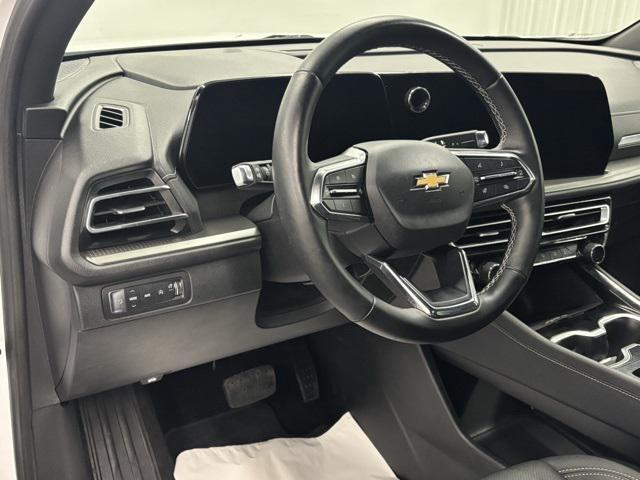 used 2025 Chevrolet Traverse car, priced at $37,595