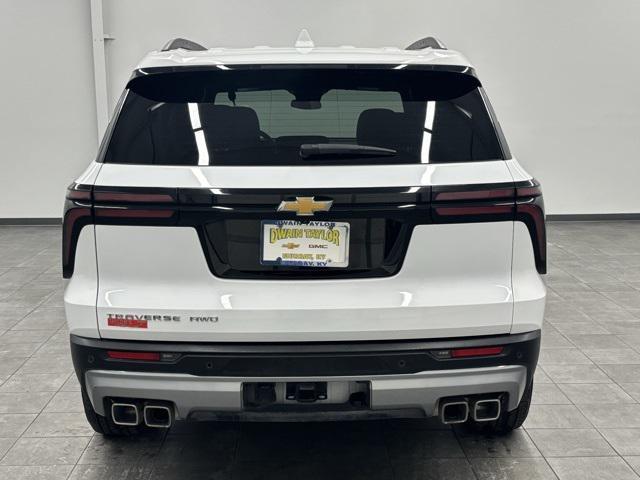 used 2025 Chevrolet Traverse car, priced at $37,595