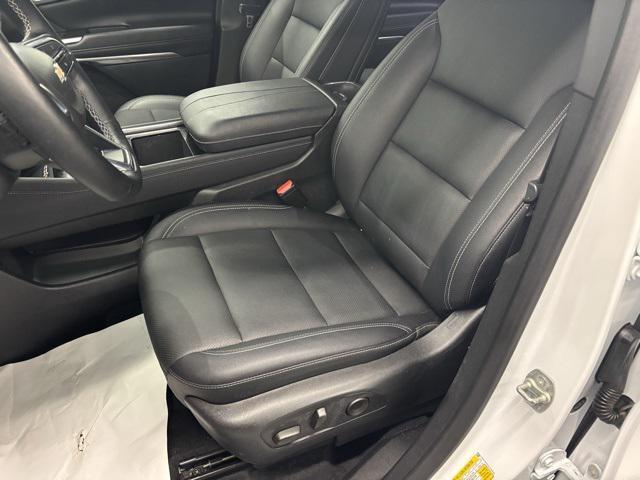 used 2025 Chevrolet Traverse car, priced at $37,595