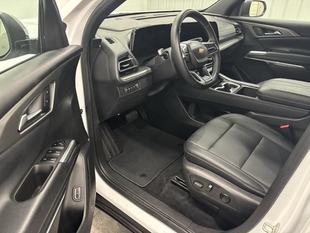 used 2025 Chevrolet Traverse car, priced at $37,595
