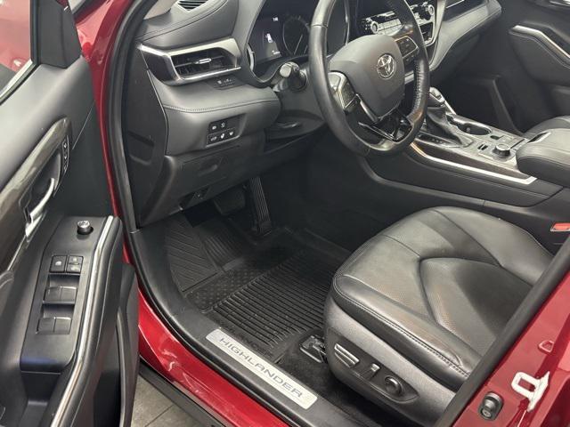 used 2021 Toyota Highlander car, priced at $29,999