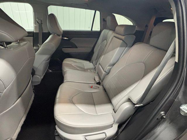 used 2023 Toyota Highlander Hybrid car, priced at $38,999
