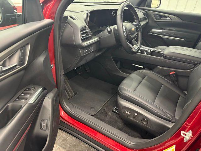 used 2025 Chevrolet Traverse car, priced at $37,595