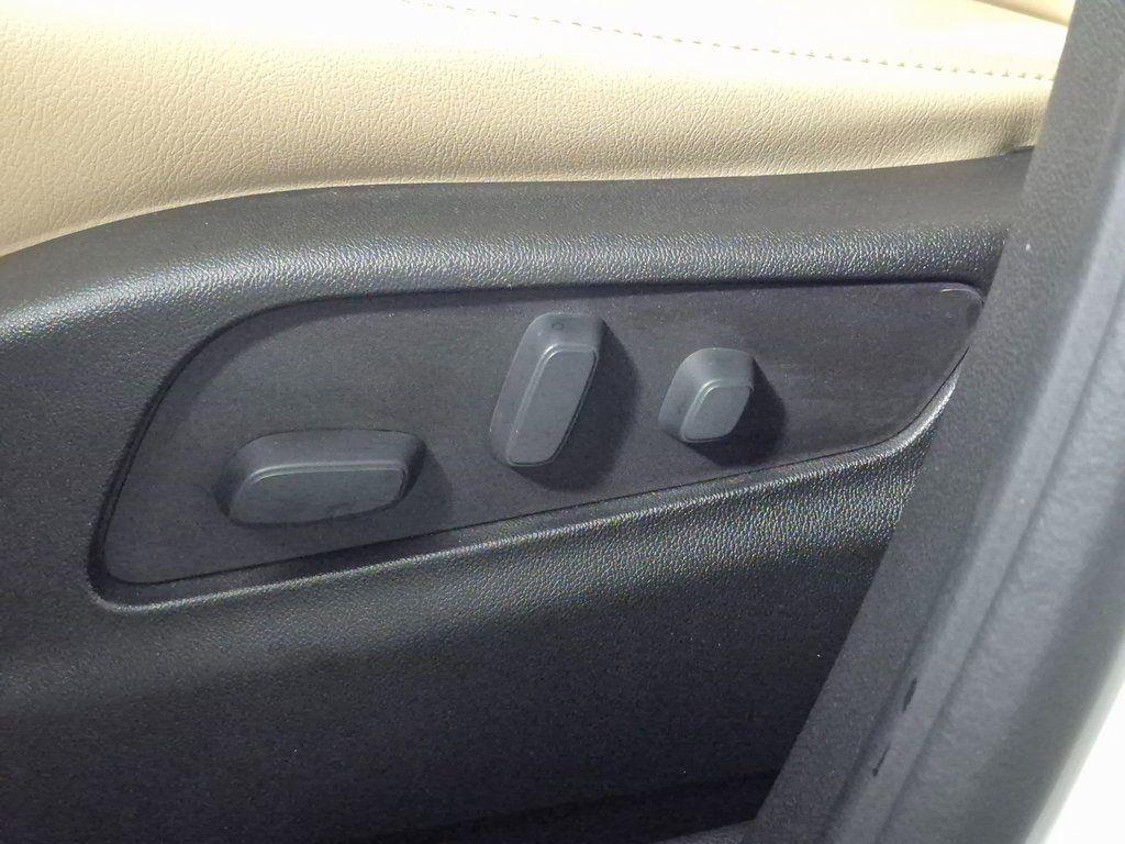 used 2024 Cadillac XT4 car, priced at $29,299