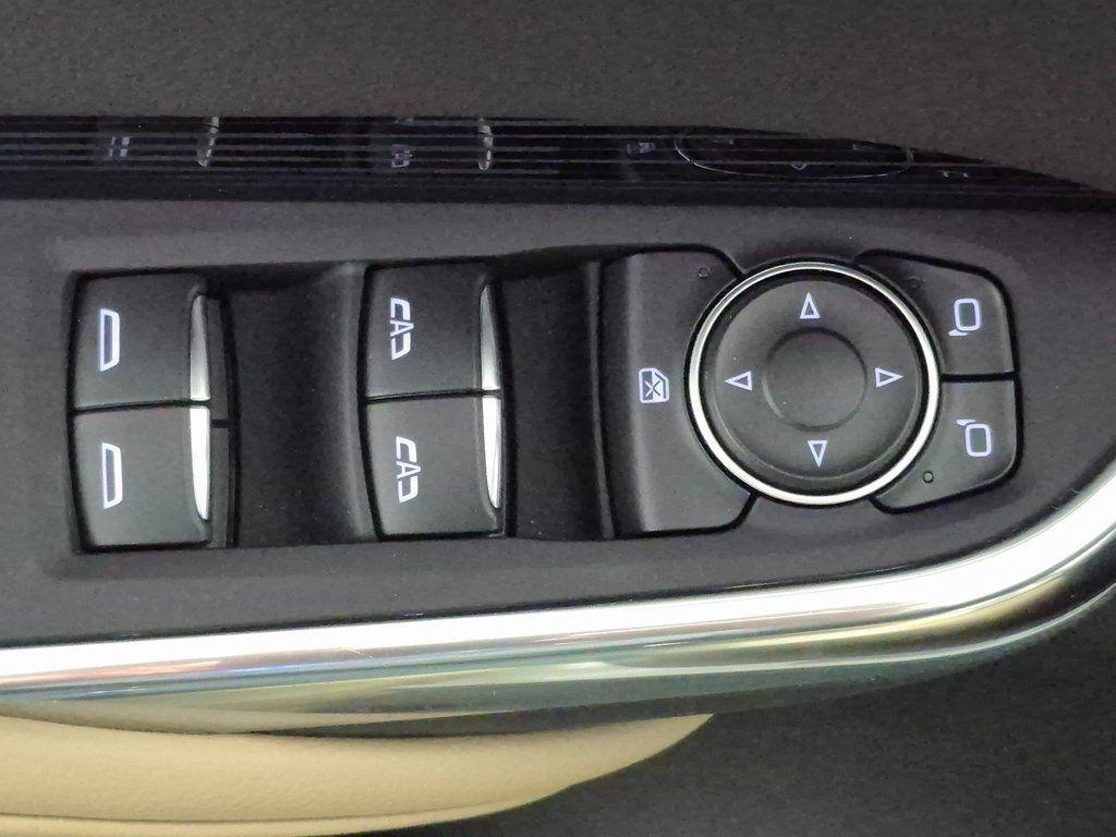 used 2024 Cadillac XT4 car, priced at $29,299