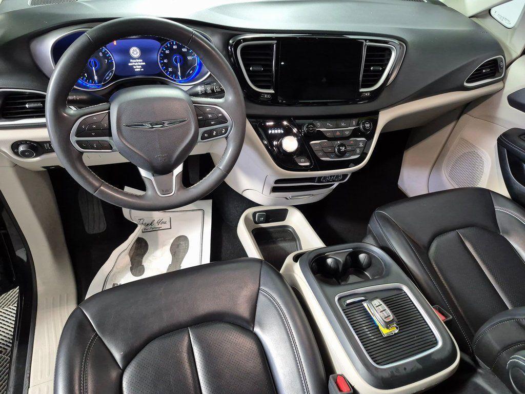 used 2023 Chrysler Pacifica car, priced at $24,289