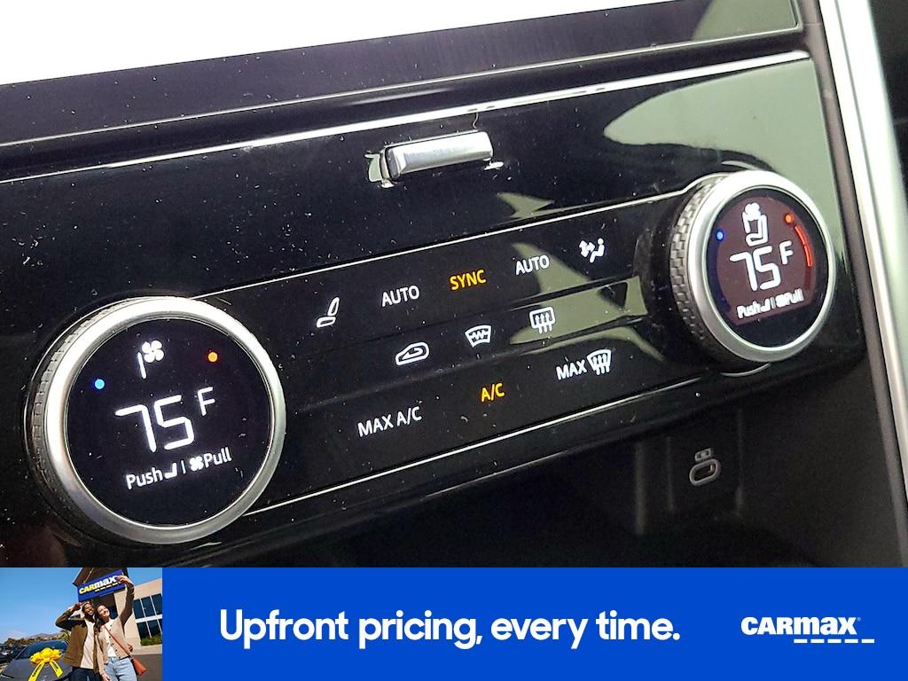 used 2024 Land Rover Discovery car, priced at $48,998