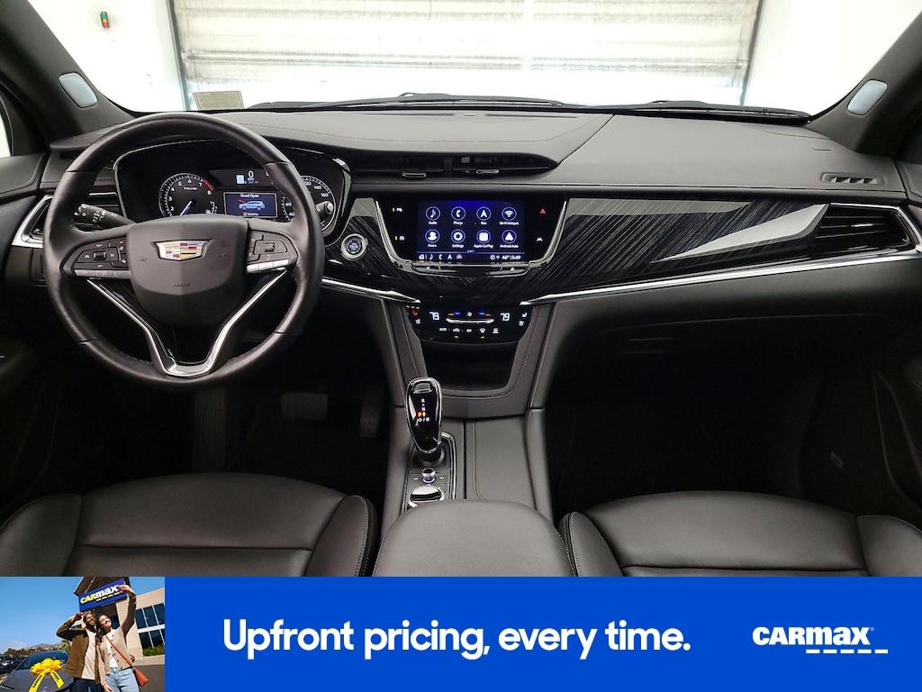 used 2025 Cadillac XT6 car, priced at $38,998