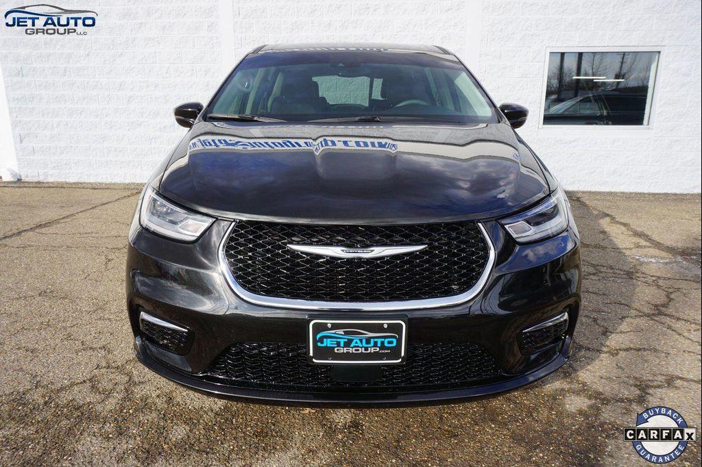 used 2022 Chrysler Pacifica Hybrid car, priced at $25,477