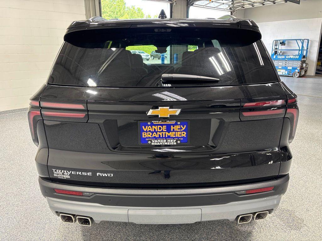 new 2026 Chevrolet Traverse car, priced at $47,520