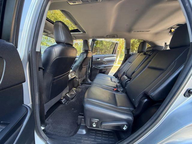 used 2015 Toyota Highlander car, priced at $19,999