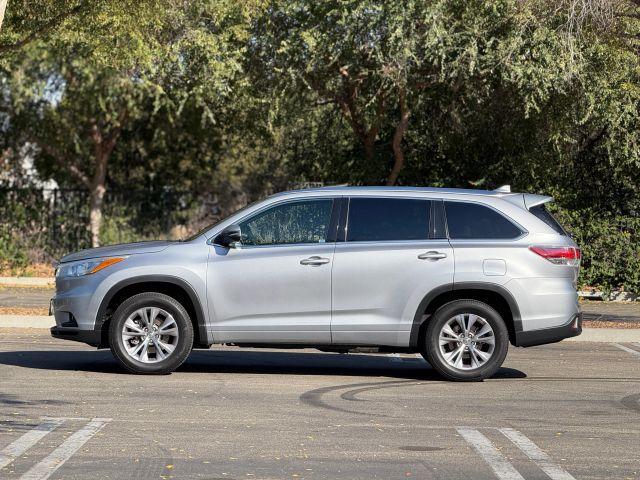 used 2015 Toyota Highlander car, priced at $19,999