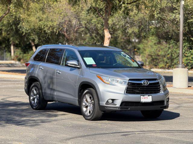 used 2015 Toyota Highlander car, priced at $19,999