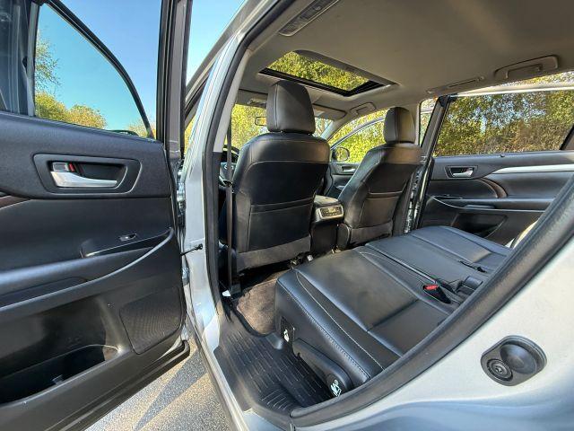 used 2015 Toyota Highlander car, priced at $19,999