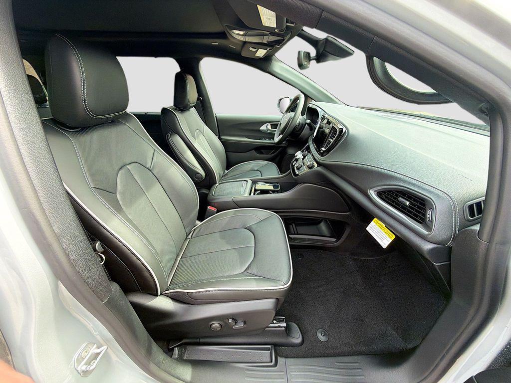 new 2026 Chrysler Pacifica car, priced at $45,959
