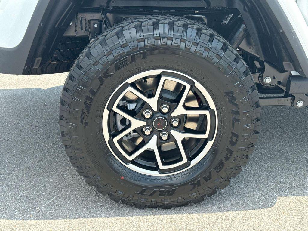 new 2025 Jeep Gladiator car, priced at $47,471