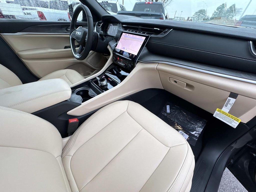 new 2025 Jeep Grand Cherokee L car, priced at $42,736