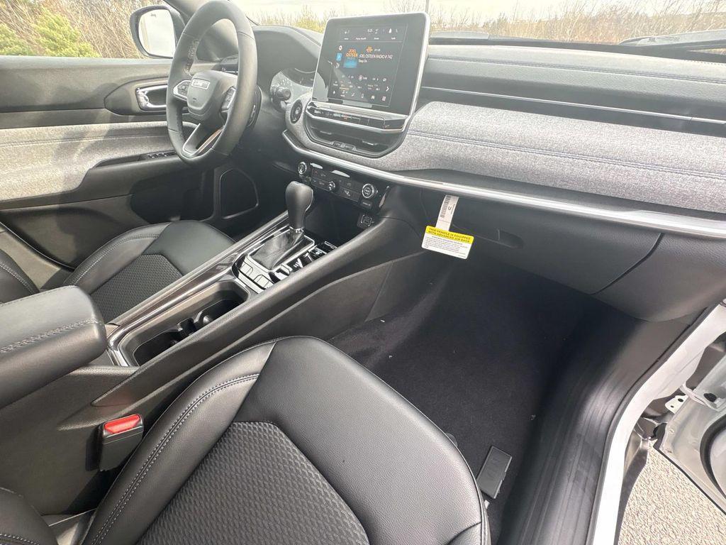 new 2026 Jeep Compass car, priced at $27,136