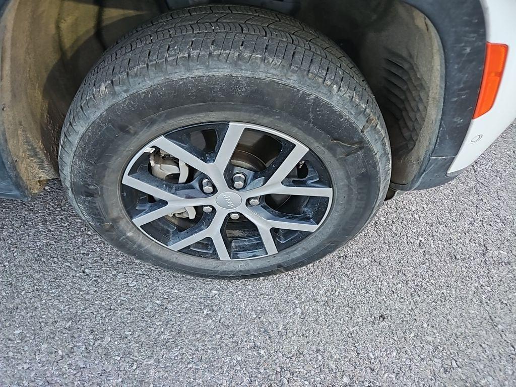 used 2024 Jeep Grand Cherokee L car, priced at $32,652