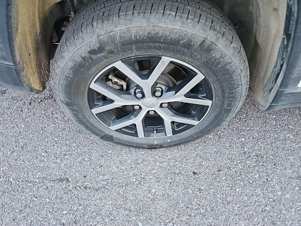 used 2024 Jeep Grand Cherokee L car, priced at $32,652