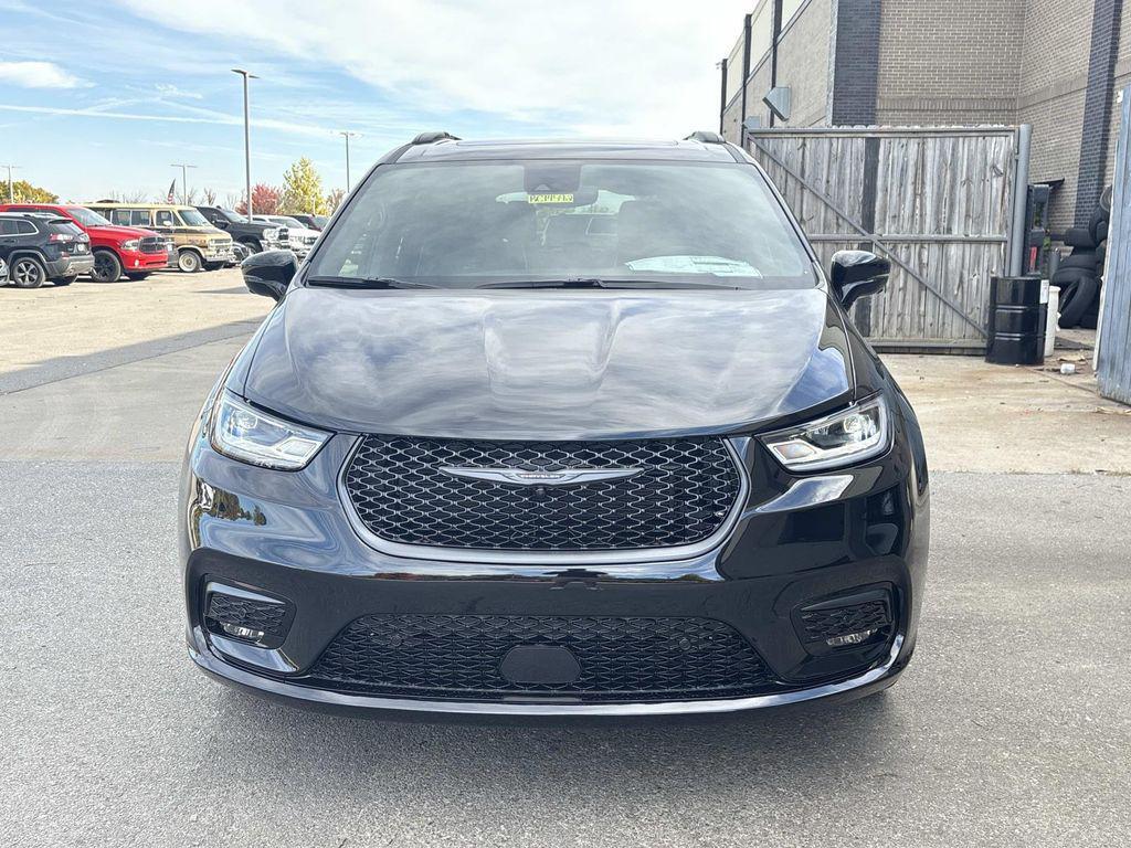 new 2026 Chrysler Pacifica car, priced at $45,721