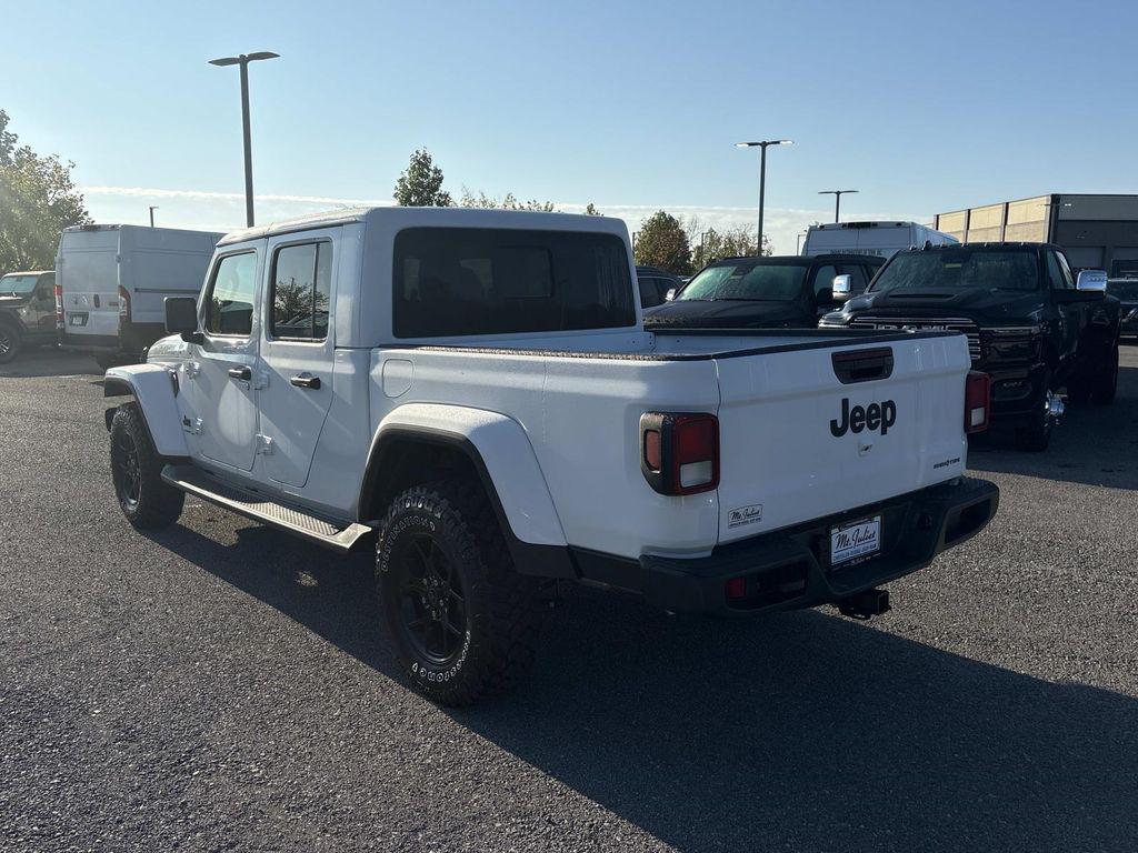 new 2025 Jeep Gladiator car, priced at $39,987