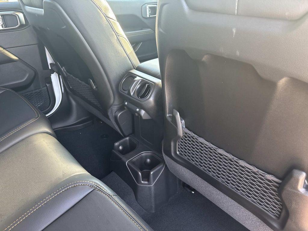 new 2025 Jeep Gladiator car, priced at $39,987