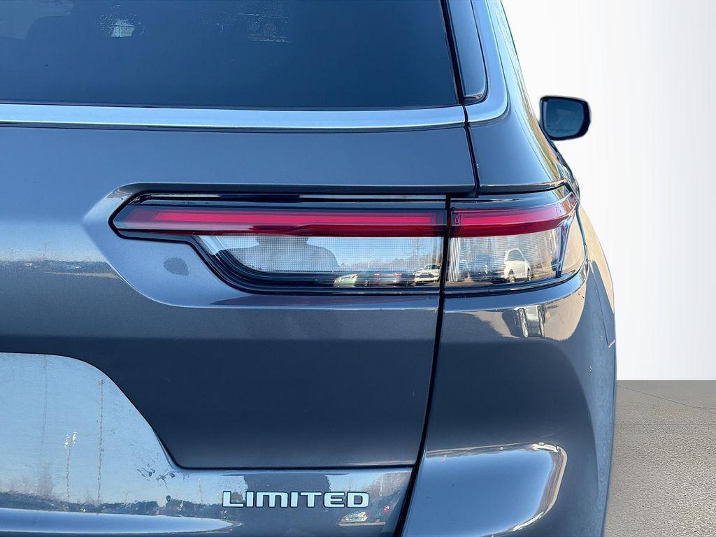 used 2024 Jeep Grand Cherokee L car, priced at $33,598