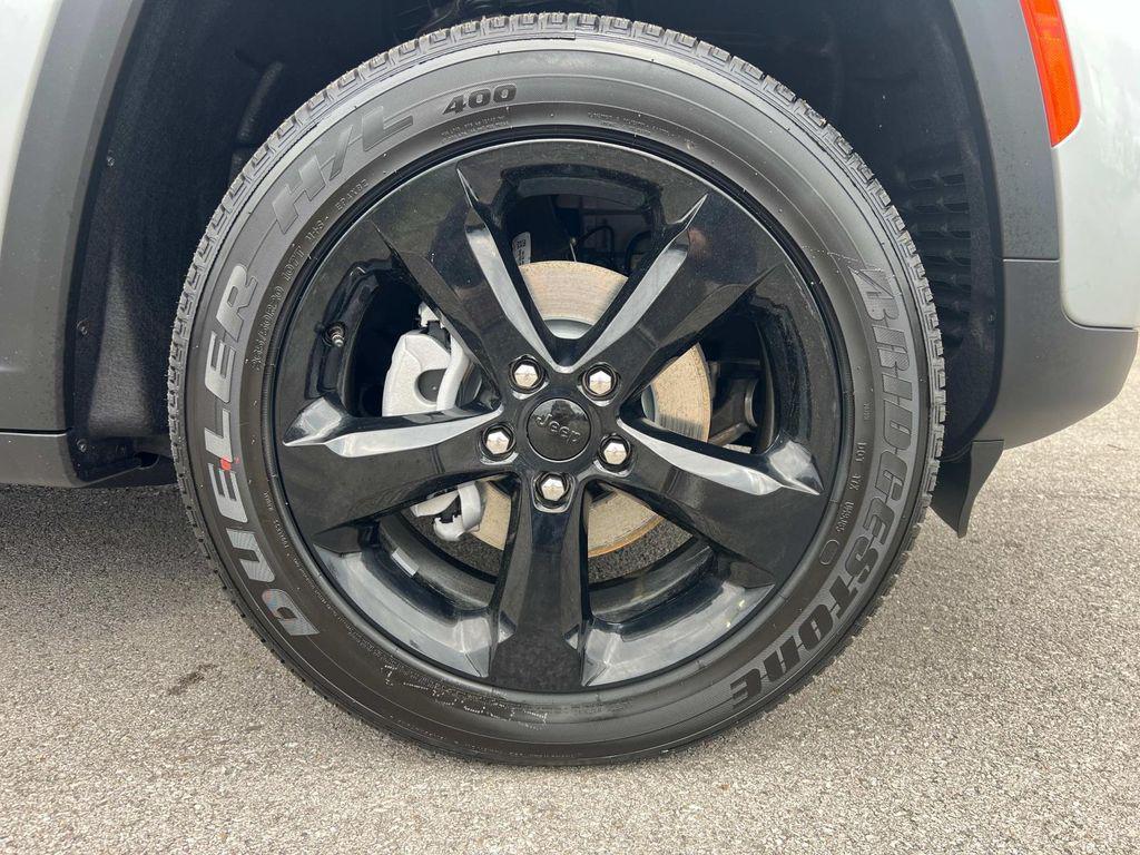 new 2025 Jeep Grand Cherokee car, priced at $35,887