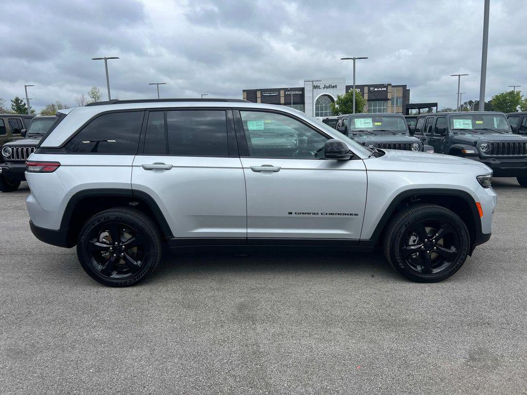 new 2025 Jeep Grand Cherokee car, priced at $35,887