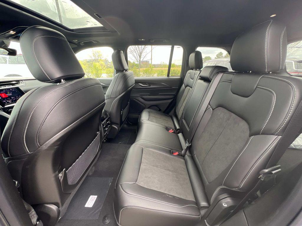 new 2025 Jeep Grand Cherokee car, priced at $35,887