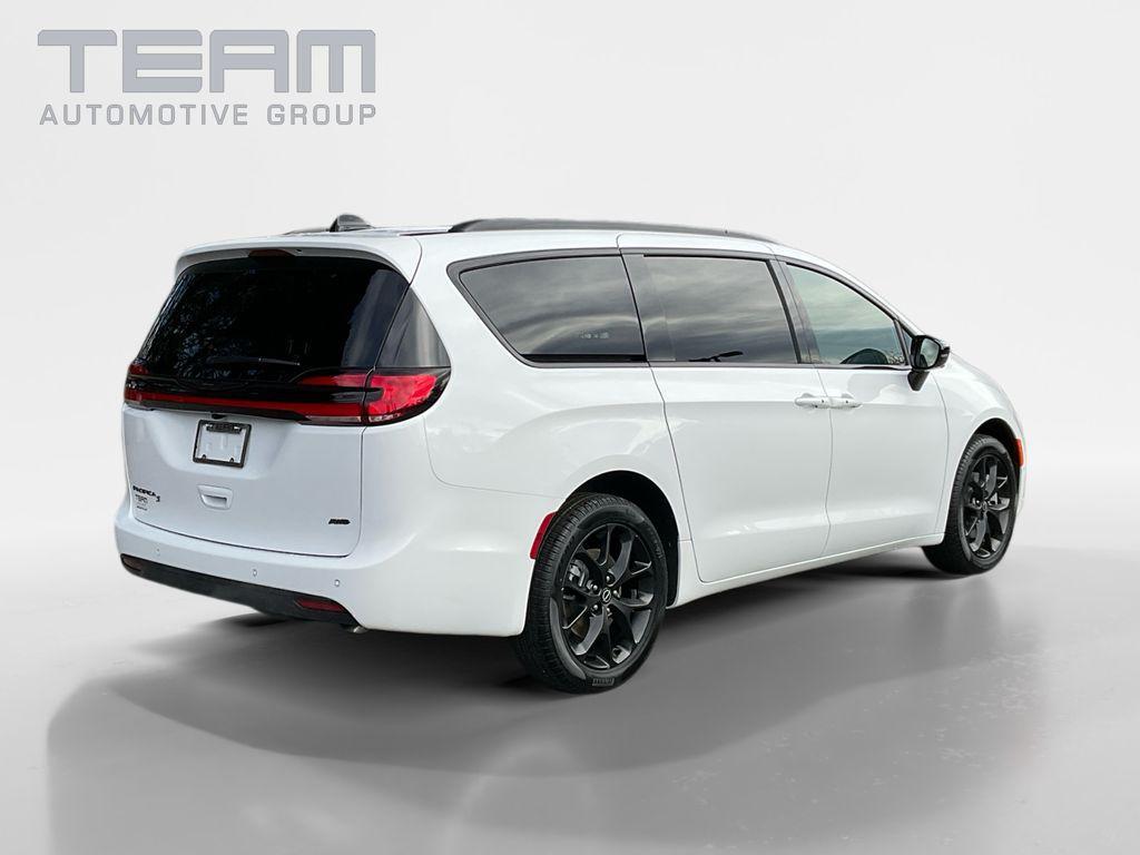 new 2026 Chrysler Pacifica car, priced at $47,186