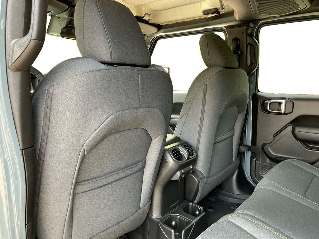 new 2025 Jeep Gladiator car, priced at $40,749