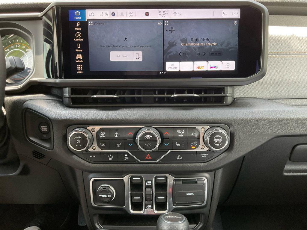 new 2025 Jeep Gladiator car, priced at $40,749