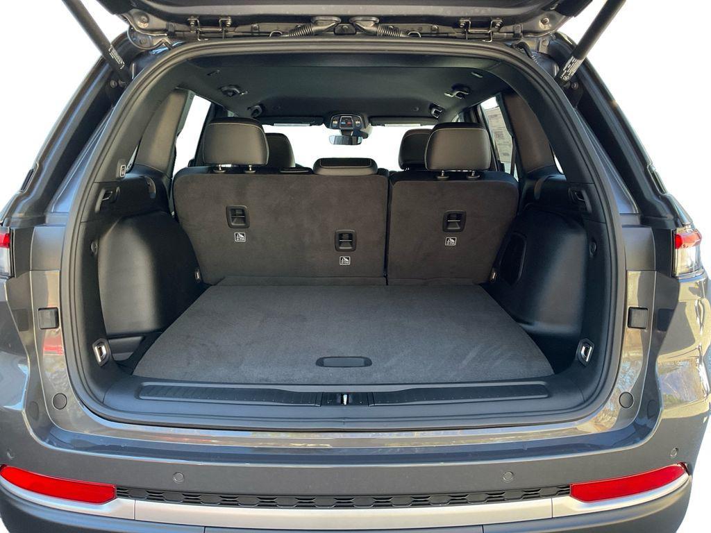 new 2026 Jeep Grand Cherokee car, priced at $44,946