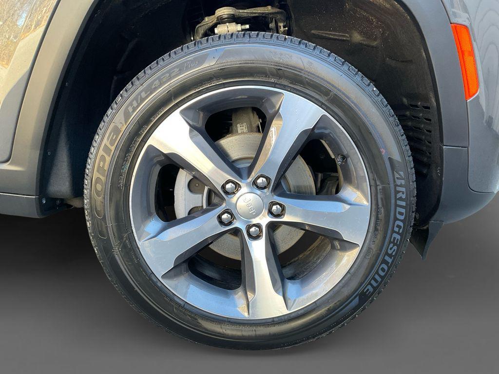 new 2026 Jeep Grand Cherokee car, priced at $44,946