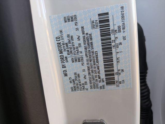 new 2026 Lincoln Nautilus car, priced at $60,205