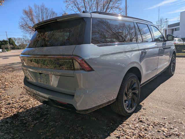 new 2025 Lincoln Navigator car, priced at $106,334