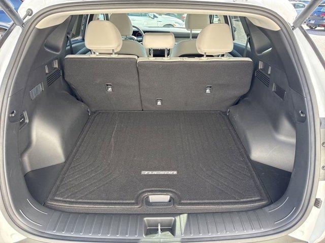 used 2025 Hyundai TUCSON Hybrid car, priced at $31,000