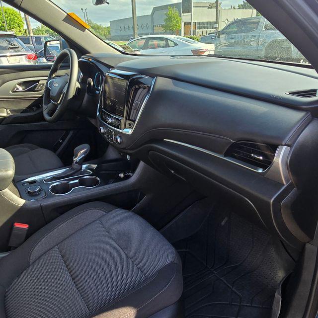 used 2023 Chevrolet Traverse car, priced at $30,990