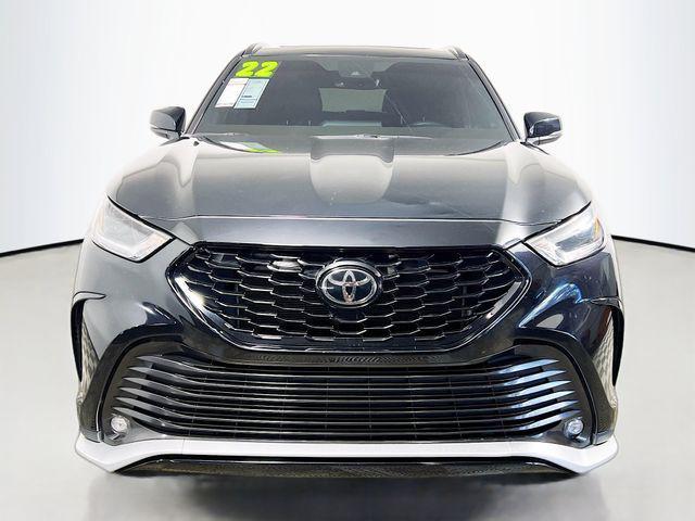used 2022 Toyota Highlander car, priced at $33,322