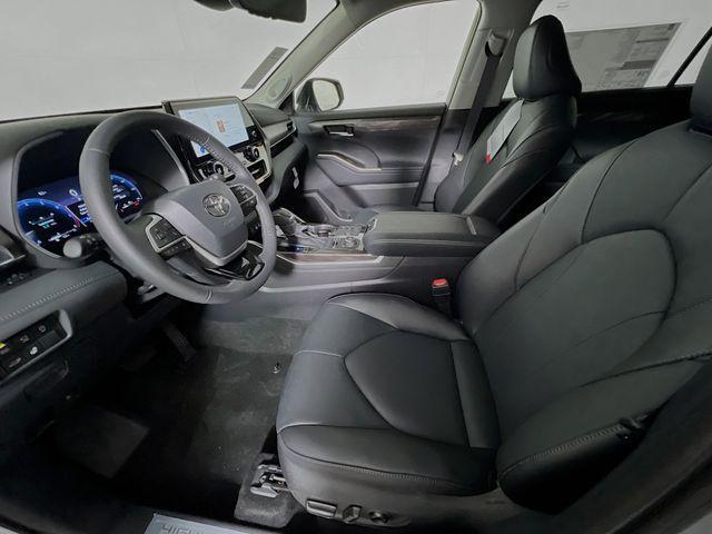 new 2025 Toyota Highlander car, priced at $56,422