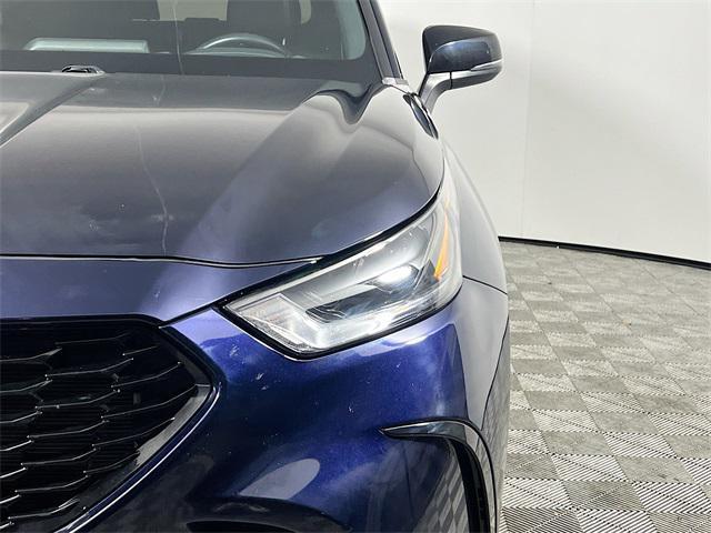 used 2023 Toyota Highlander car, priced at $33,359