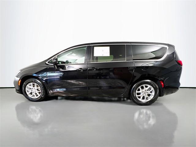 used 2024 Chrysler Pacifica car, priced at $27,029
