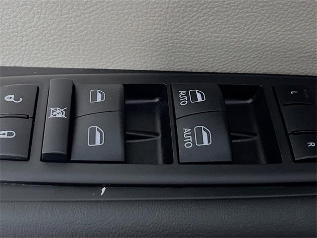 used 2024 Chrysler Pacifica car, priced at $27,029