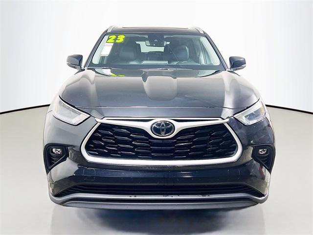 used 2023 Toyota Highlander car, priced at $31,309