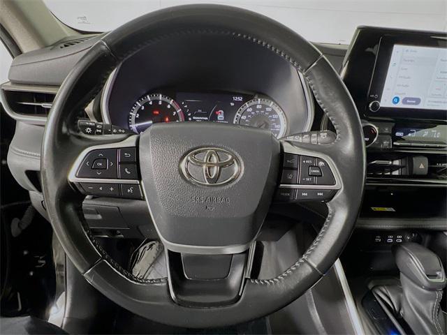 used 2023 Toyota Highlander car, priced at $31,309